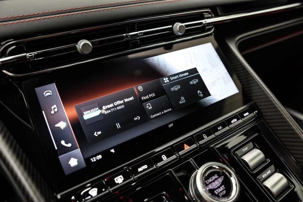 Used 2025 Aston Martin DB12 Coupe image 17