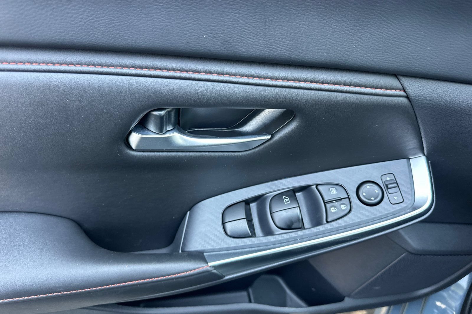 Used 2025 Nissan Sentra SR w/ Trunk Package FWD image 12