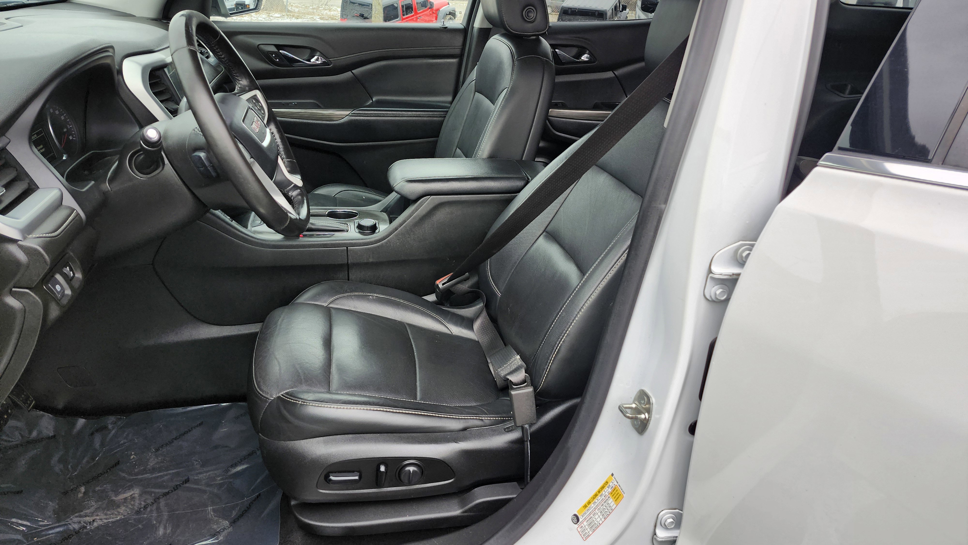 Used 2019 GMC Acadia SLT image 25