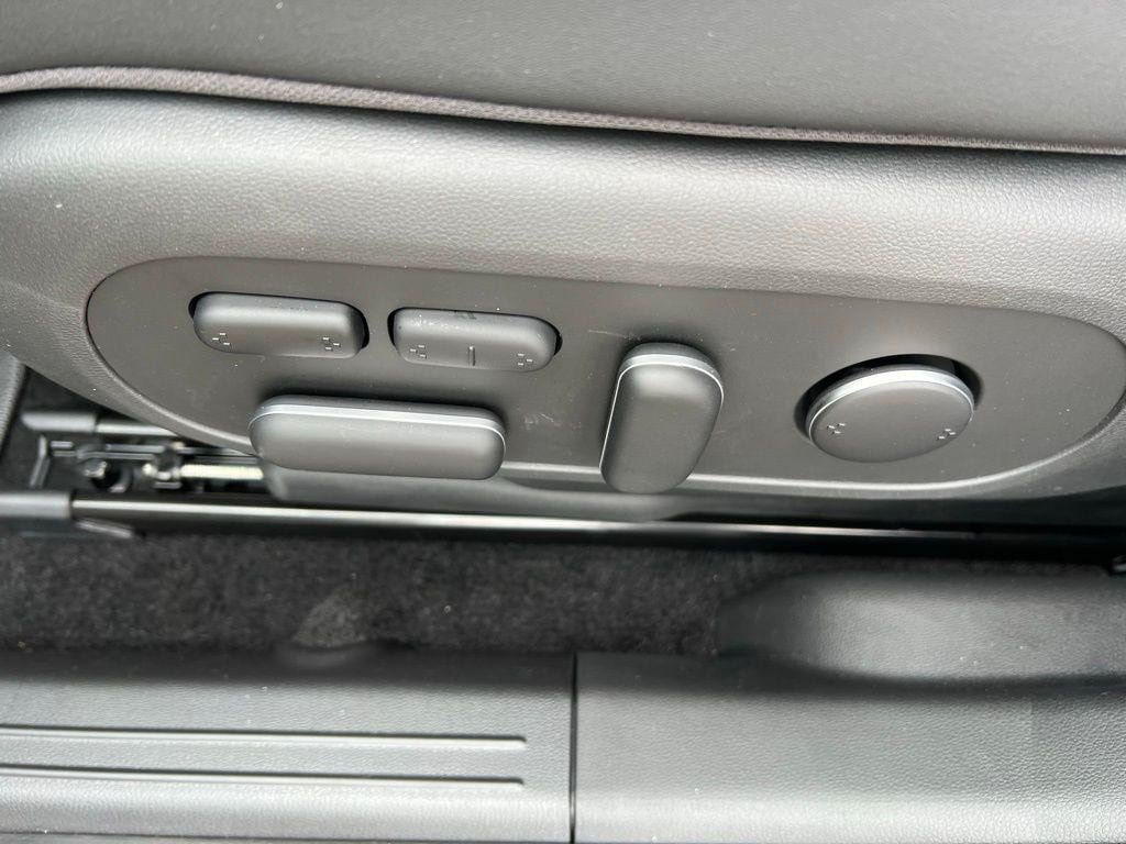 New 2024 Hyundai Ioniq 5 Limited AWD/4WD image 17