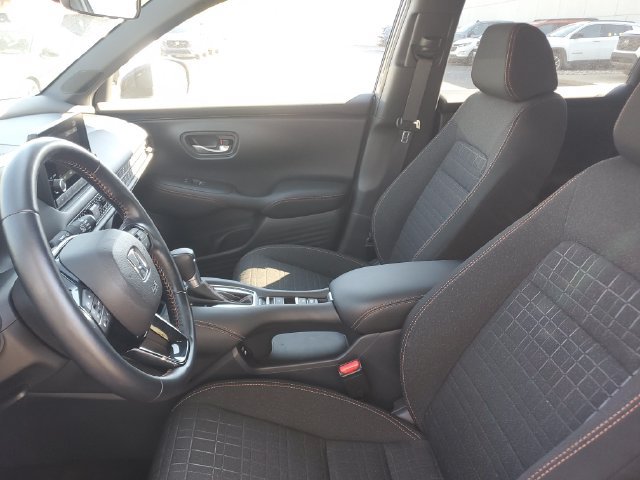 Used 2025 Honda HR-V Sport image 16