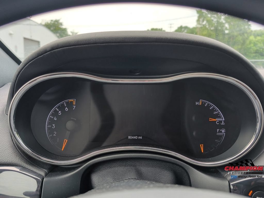 Used 2020 Jeep Grand Cherokee Overland AWD/4WD image 24