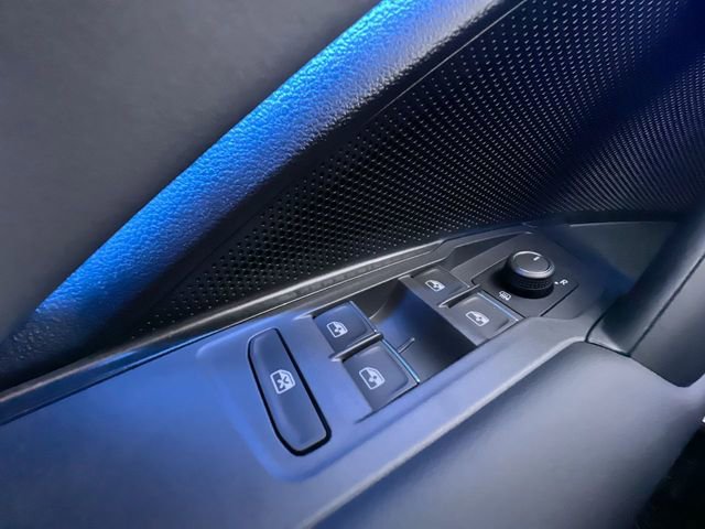 New 2026 Volkswagen Tiguan SE R-Line image 13