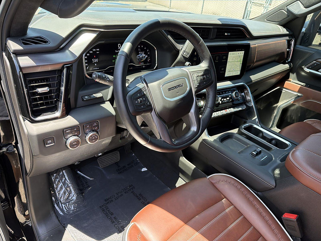 Used 2025 GMC Sierra 2500 Denali Ultimate AWD/4WD image 9