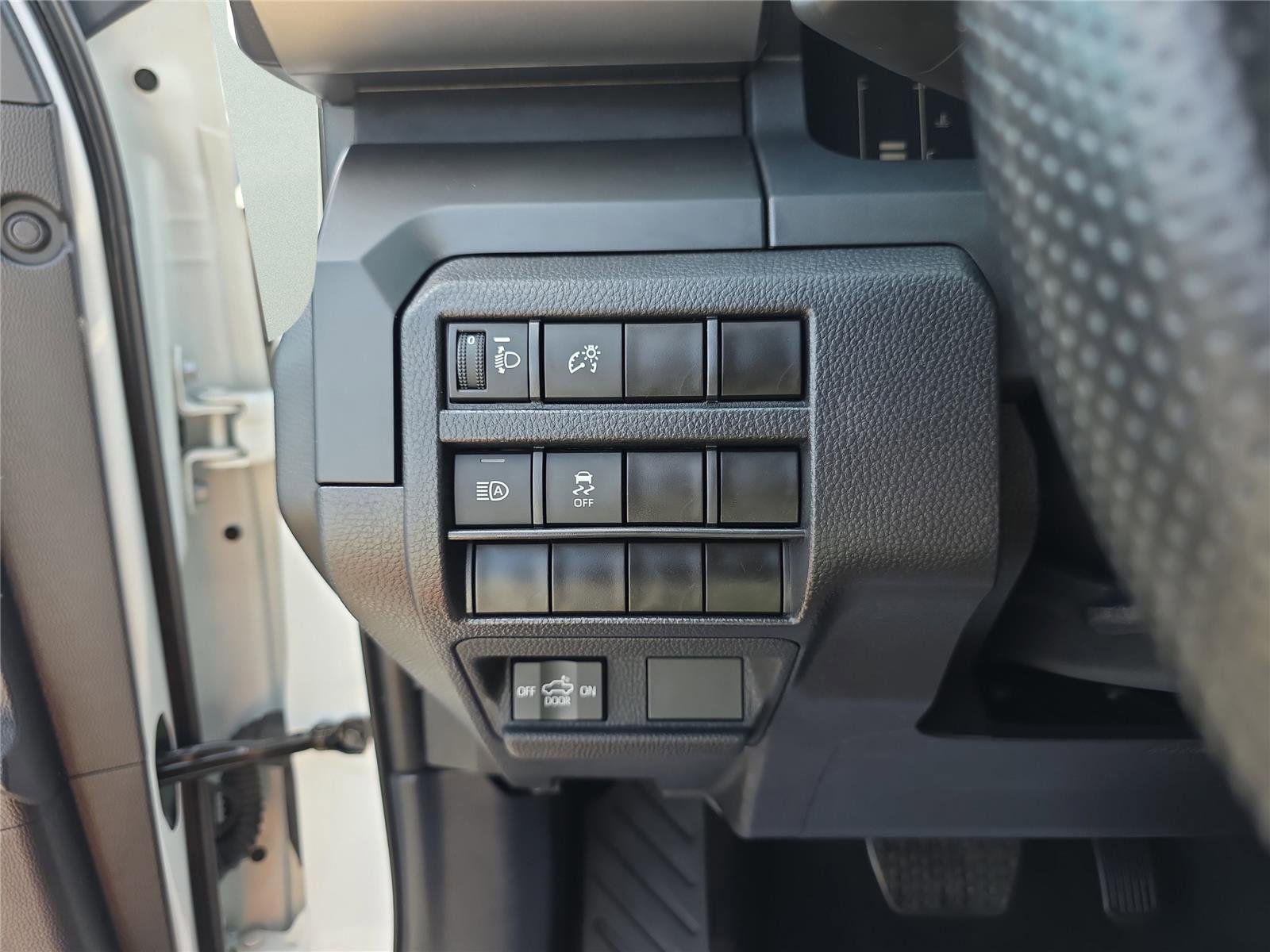 Used 2024 Toyota Tacoma SR RWD image 18