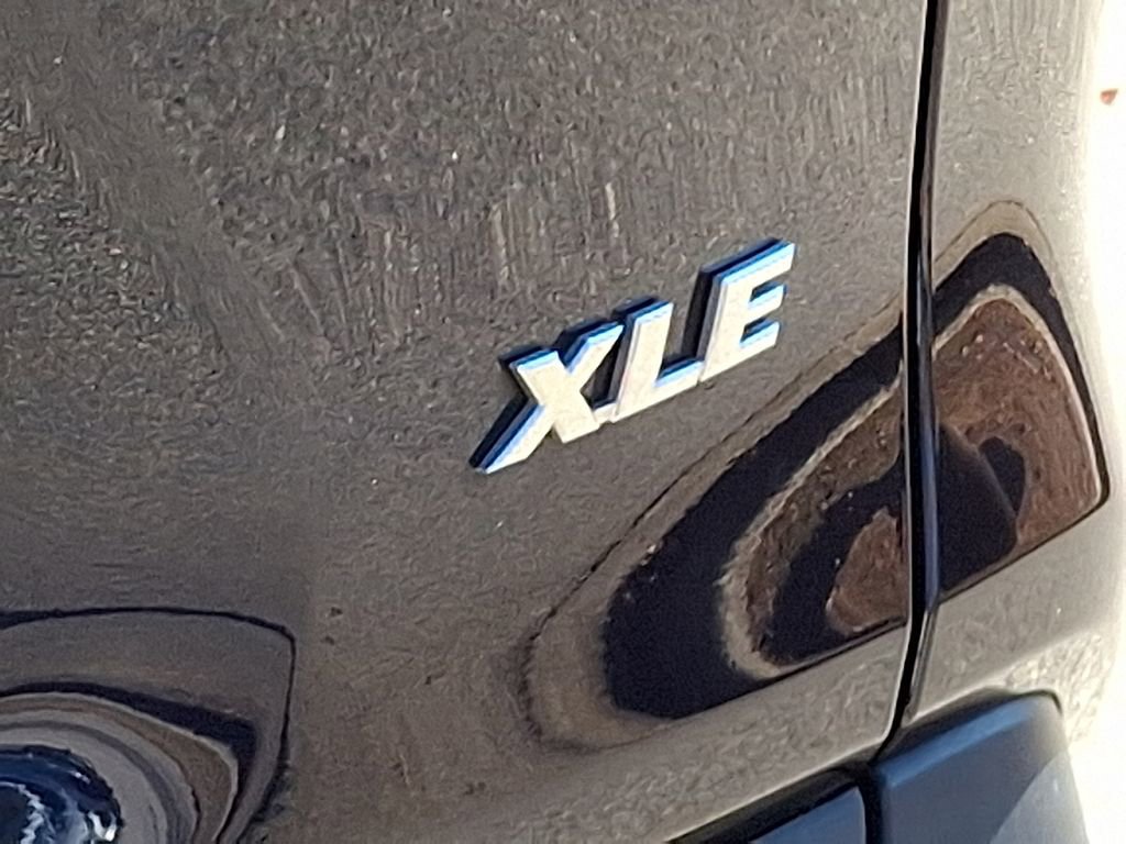 Used 2023 Toyota RAV4 XLE Premium image 37