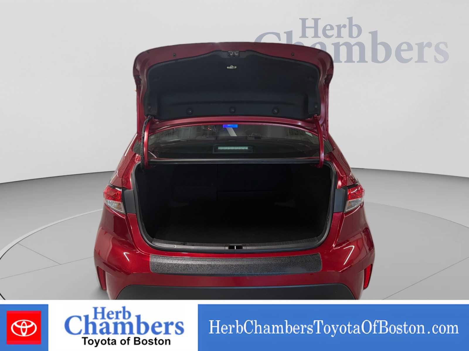 Used 2024 Toyota Corolla LE FWD image 4