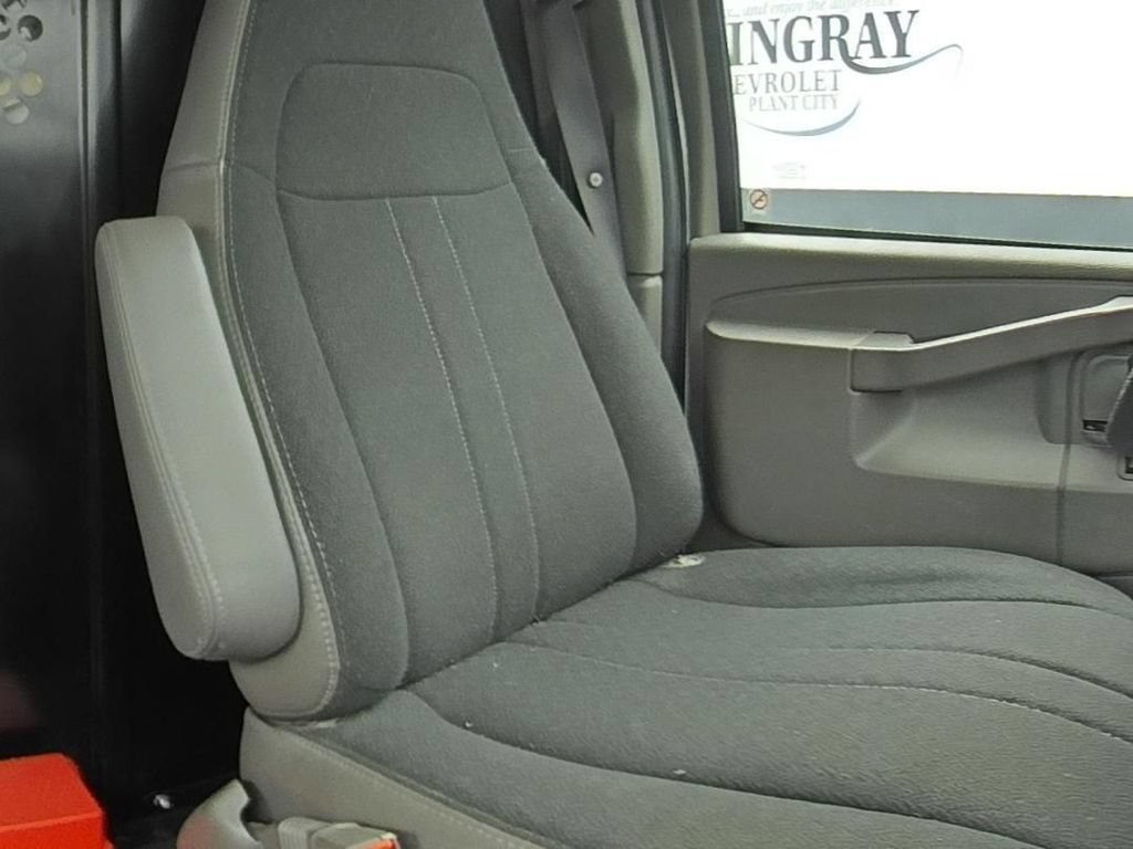 Certified 2025 Chevrolet Express 2500 w/ Driver Convenience Package RWD image 15