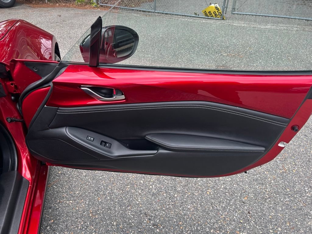 Used 2025 MAZDA MX-5 Miata Club RWD image 27