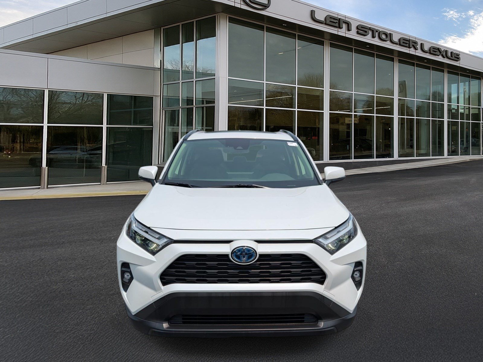 Used 2023 Toyota RAV4 XLE Premium AWD/4WD image 8