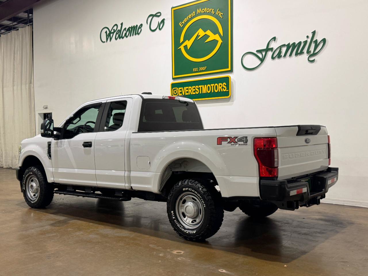 Used 2020 Ford F250 XL w/ Power Equipment Group AWD/4WD image 6