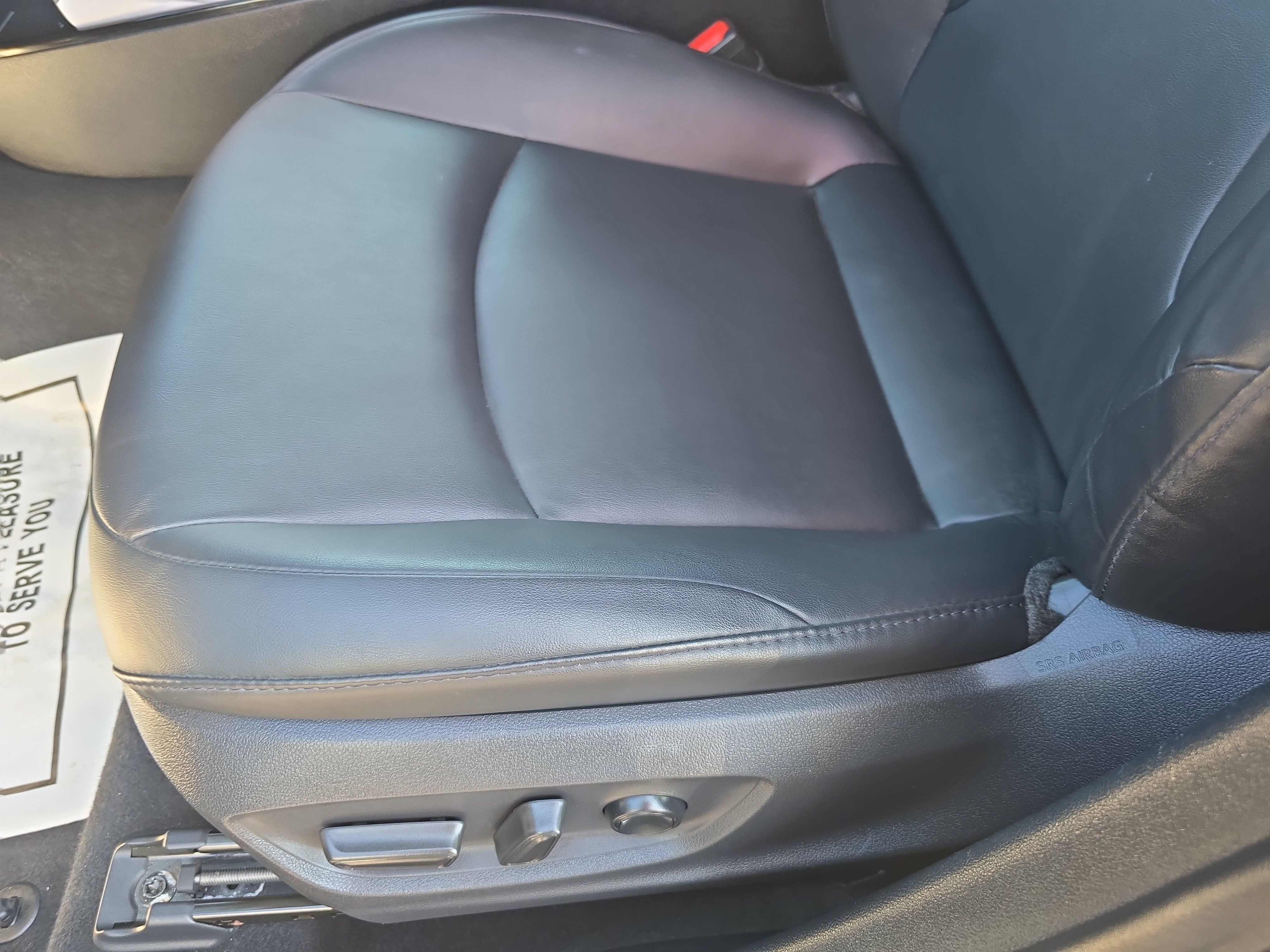 Used 2022 Toyota Prius FWD image 28