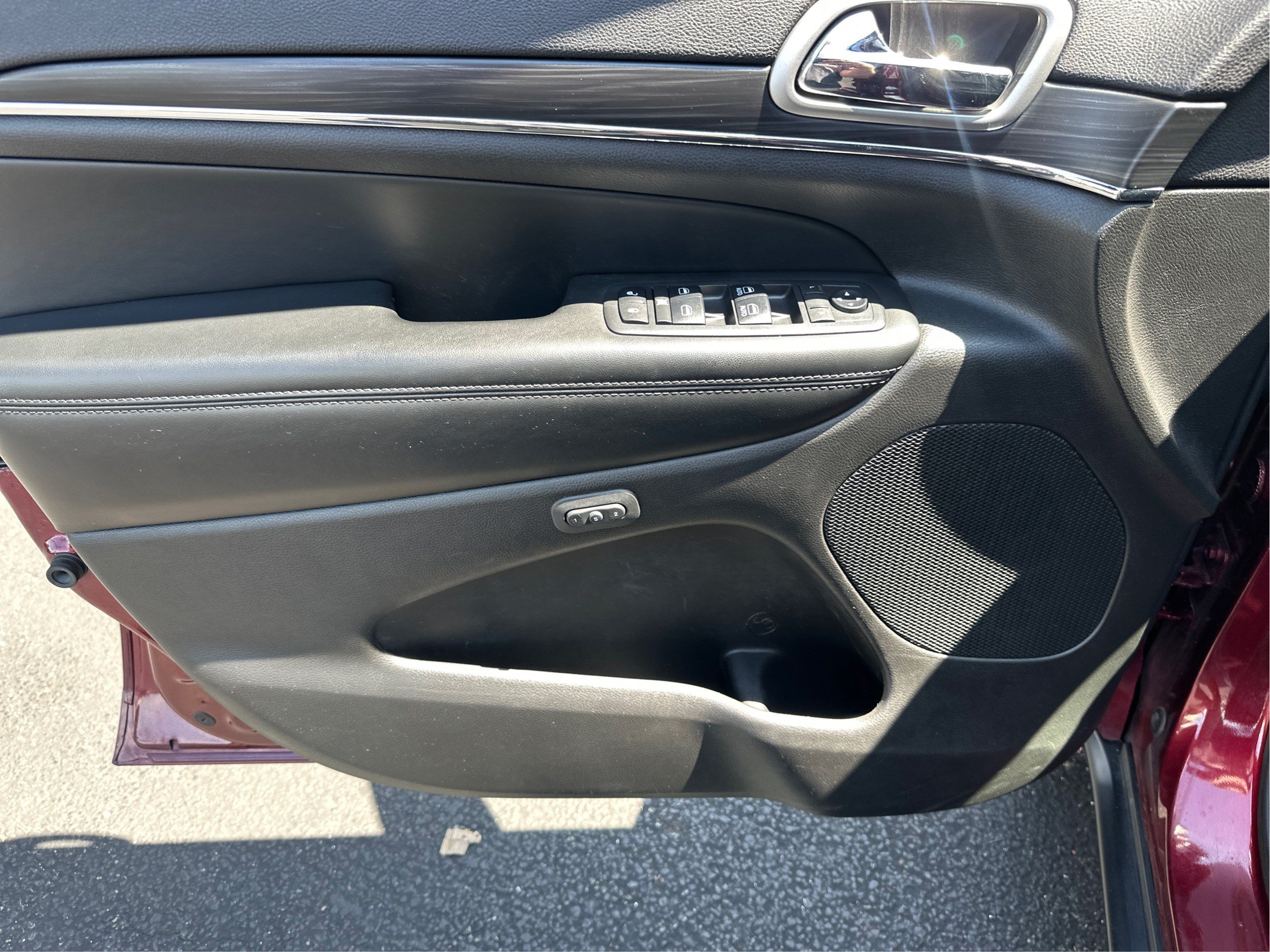 Used 2019 Jeep Grand Cherokee Limited AWD/4WD image 21