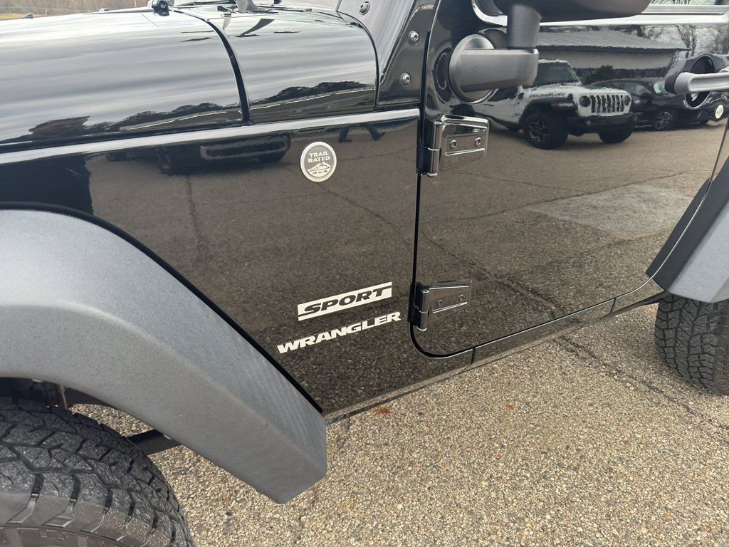 Used 2017 Jeep Wrangler Sport AWD/4WD image 4
