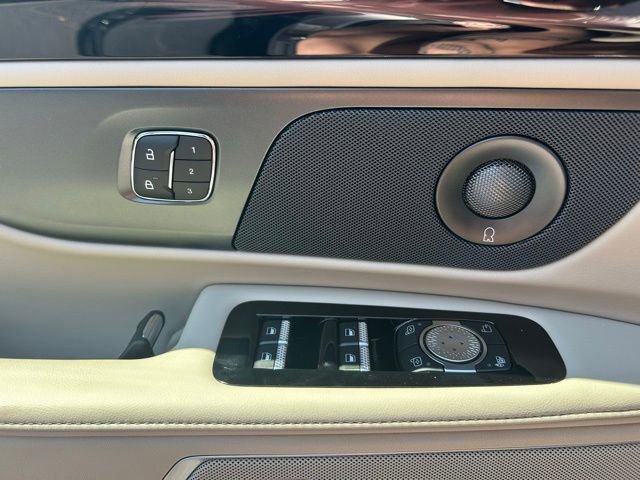 New 2025 Lincoln Nautilus Premier w/ Equipment Group 102A image 17
