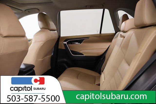 Used 2021 Toyota RAV4 XLE Premium AWD/4WD image 31