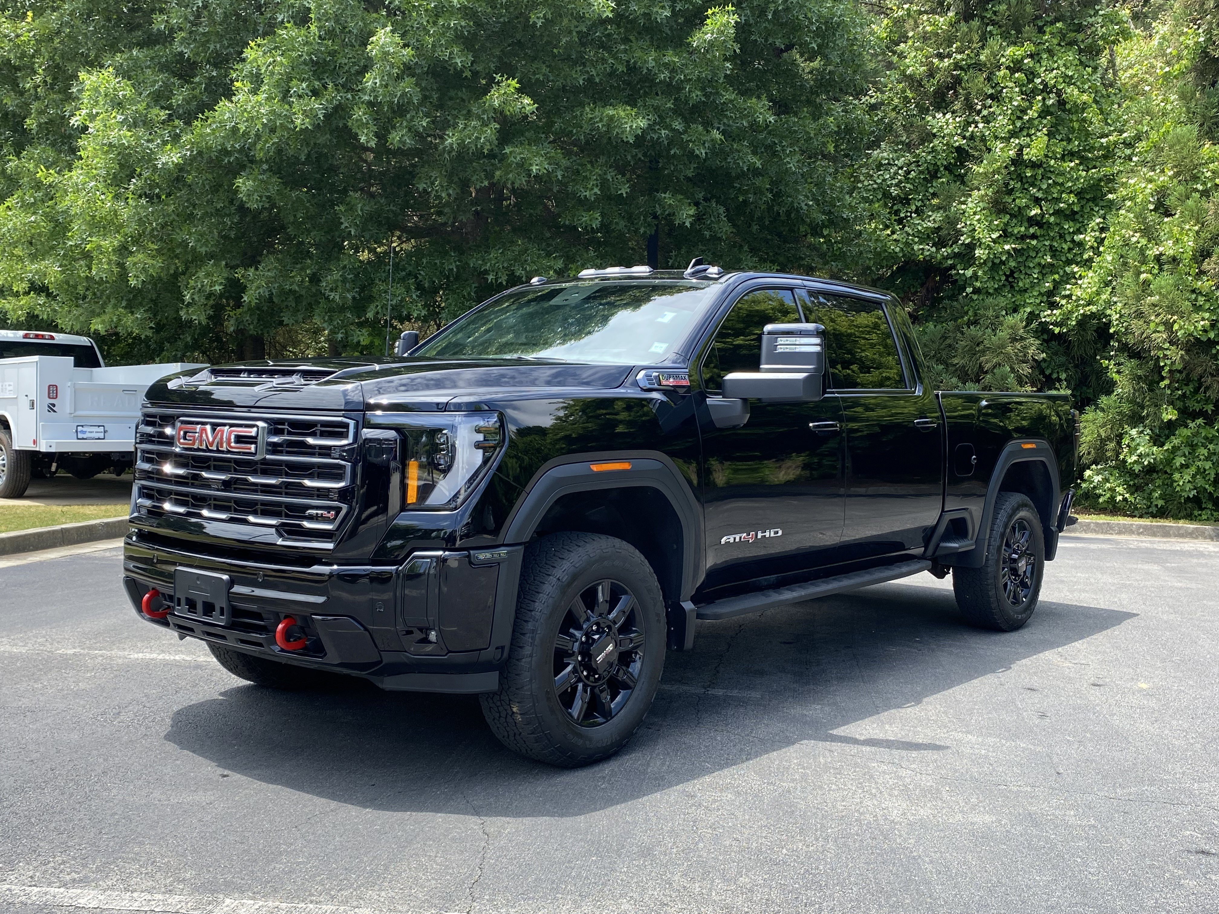 Used 2025 GMC Sierra 2500 AT4 w/ AT4 Premium Plus Package AWD/4WD image 5