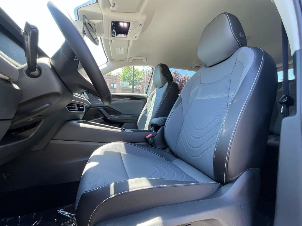 New 2026 Volkswagen Tiguan SE AWD/4WD image 11