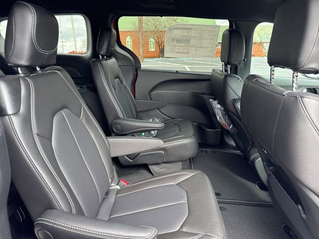 New 2026 Chrysler Pacifica Select image 11