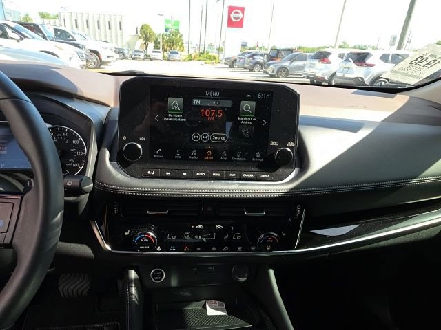 Used 2023 Nissan Rogue SL w/ SL Premium Package FWD image 18