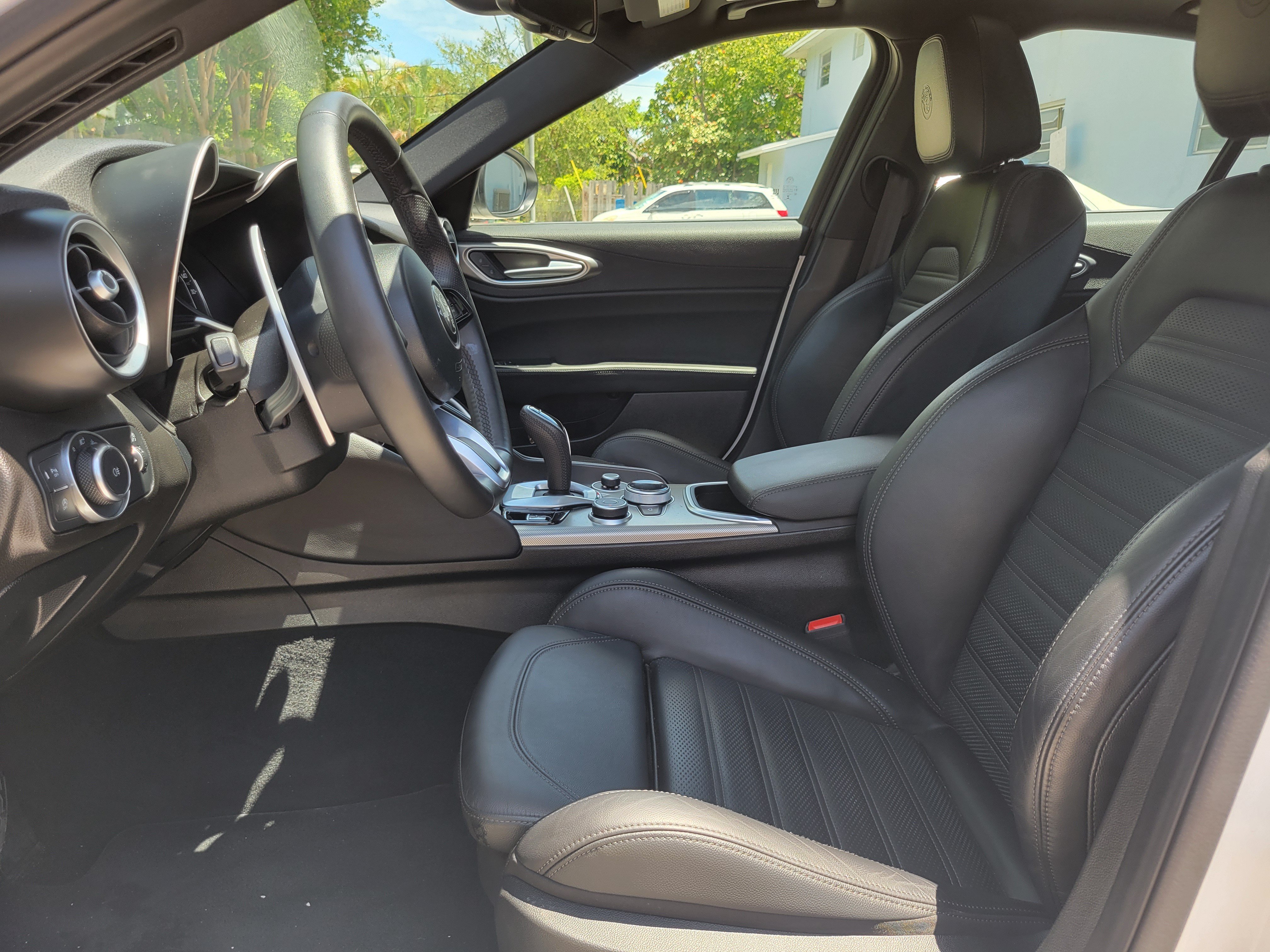 Used 2023 Alfa Romeo Giulia Veloce AWD/4WD image 19