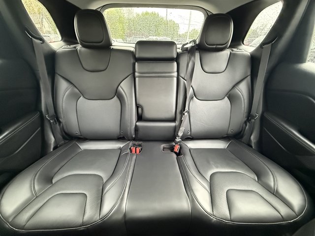 Used 2019 Jeep Cherokee Limited AWD/4WD image 24