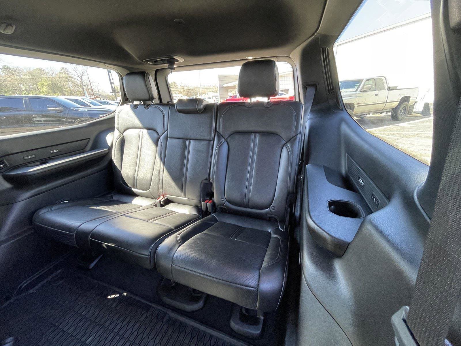 Certified 2024 Jeep Wagoneer Series III image 42