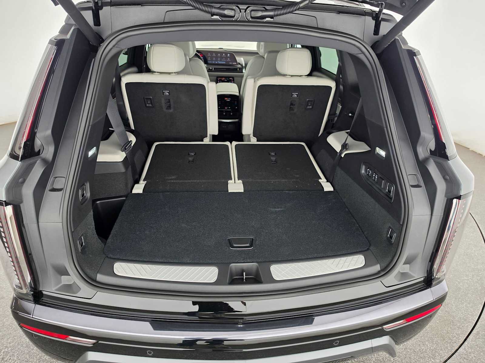 New 2027 Cadillac Vistiq Sport AWD/4WD image 16