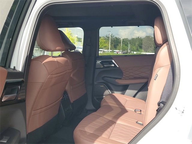 New 2025 Mitsubishi Outlander SEL image 12