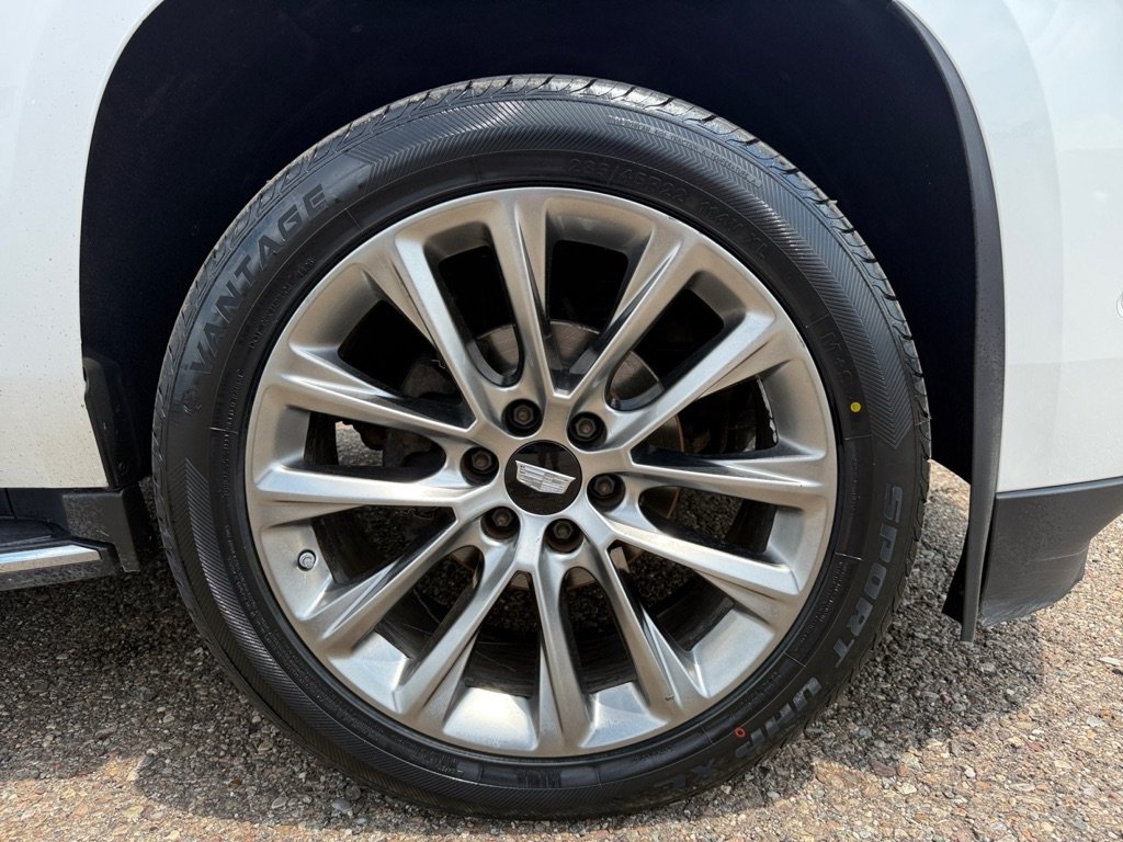 Used 2019 Cadillac Escalade ESV Luxury AWD/4WD image 36