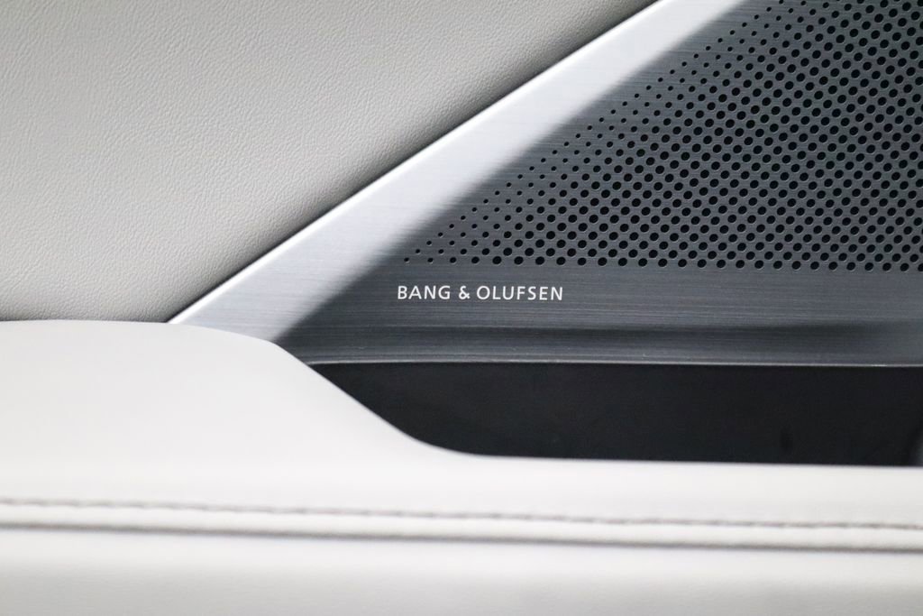 Used 2025 Acura MDX w/ Advance Package image 14