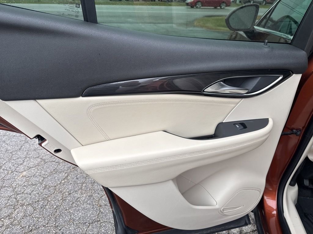 Used 2022 Buick Envision Essence w/ Safety Package image 39