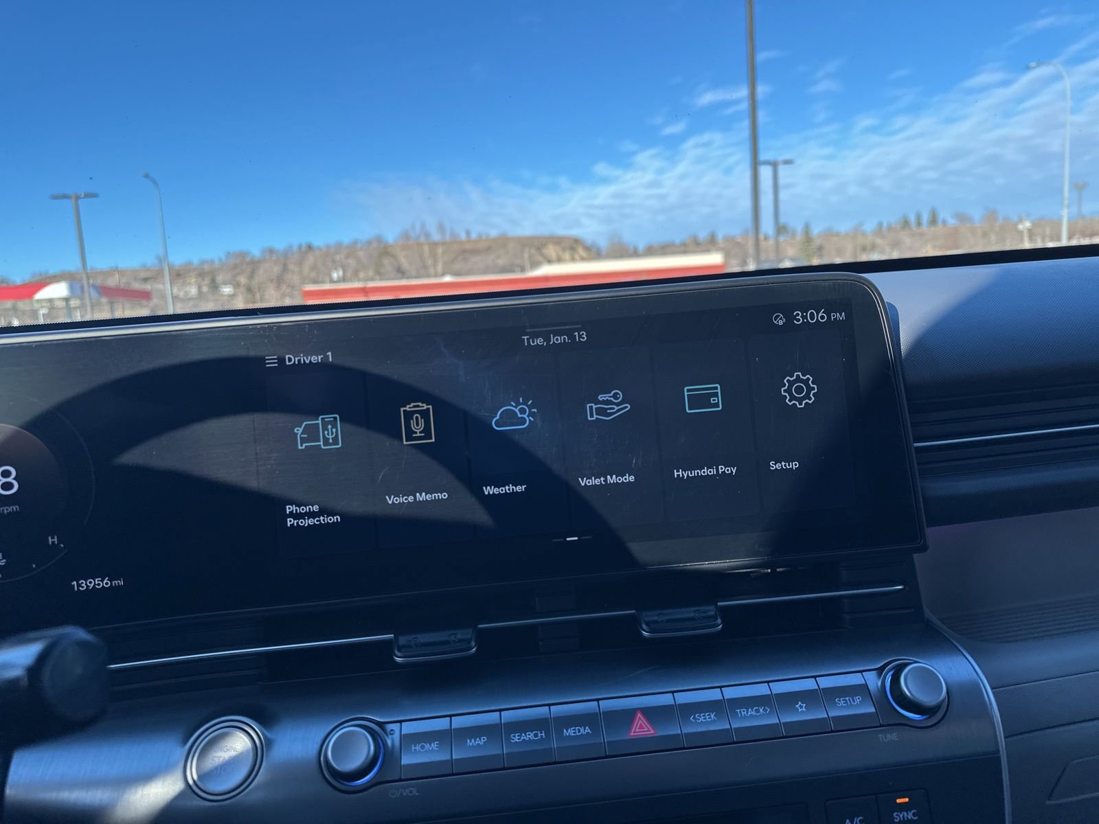 Used 2025 Hyundai Kona Limited image 29