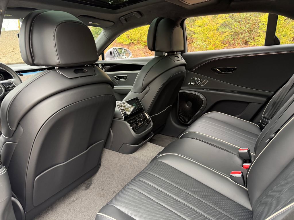 New 2026 Bentley Flying Spur Plug-In Hybrid image 38