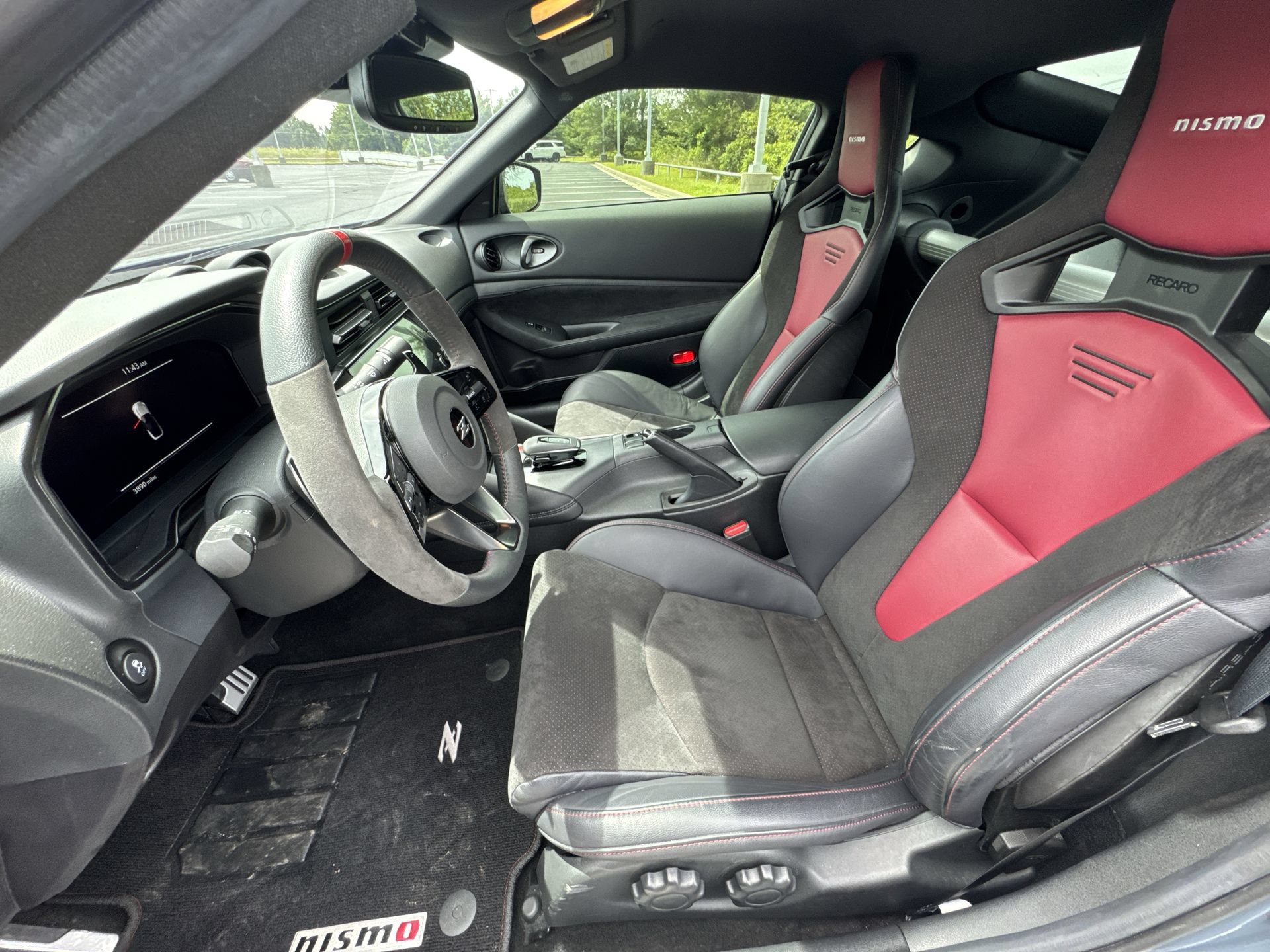 Used 2024 Nissan Z NISMO w/ Floor Mat Package RWD image 3