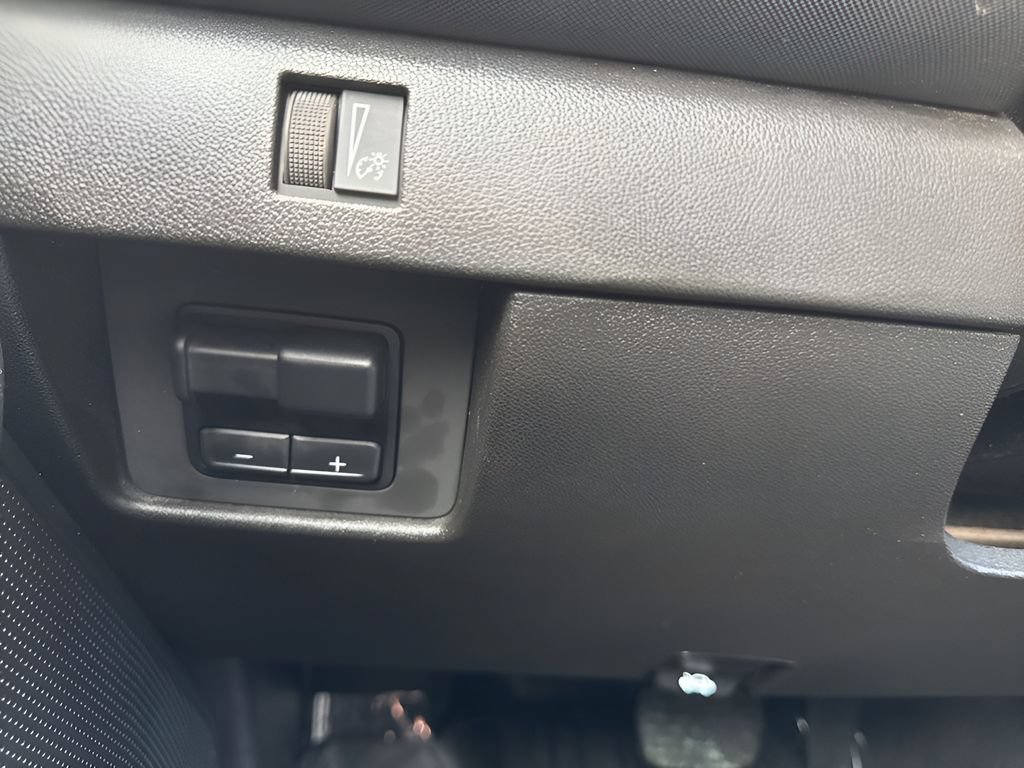 Used 2025 Chevrolet Colorado Z71 AWD/4WD image 25