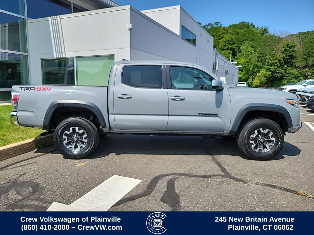 Used 2020 Toyota Tacoma TRD Off-Road AWD/4WD image 38