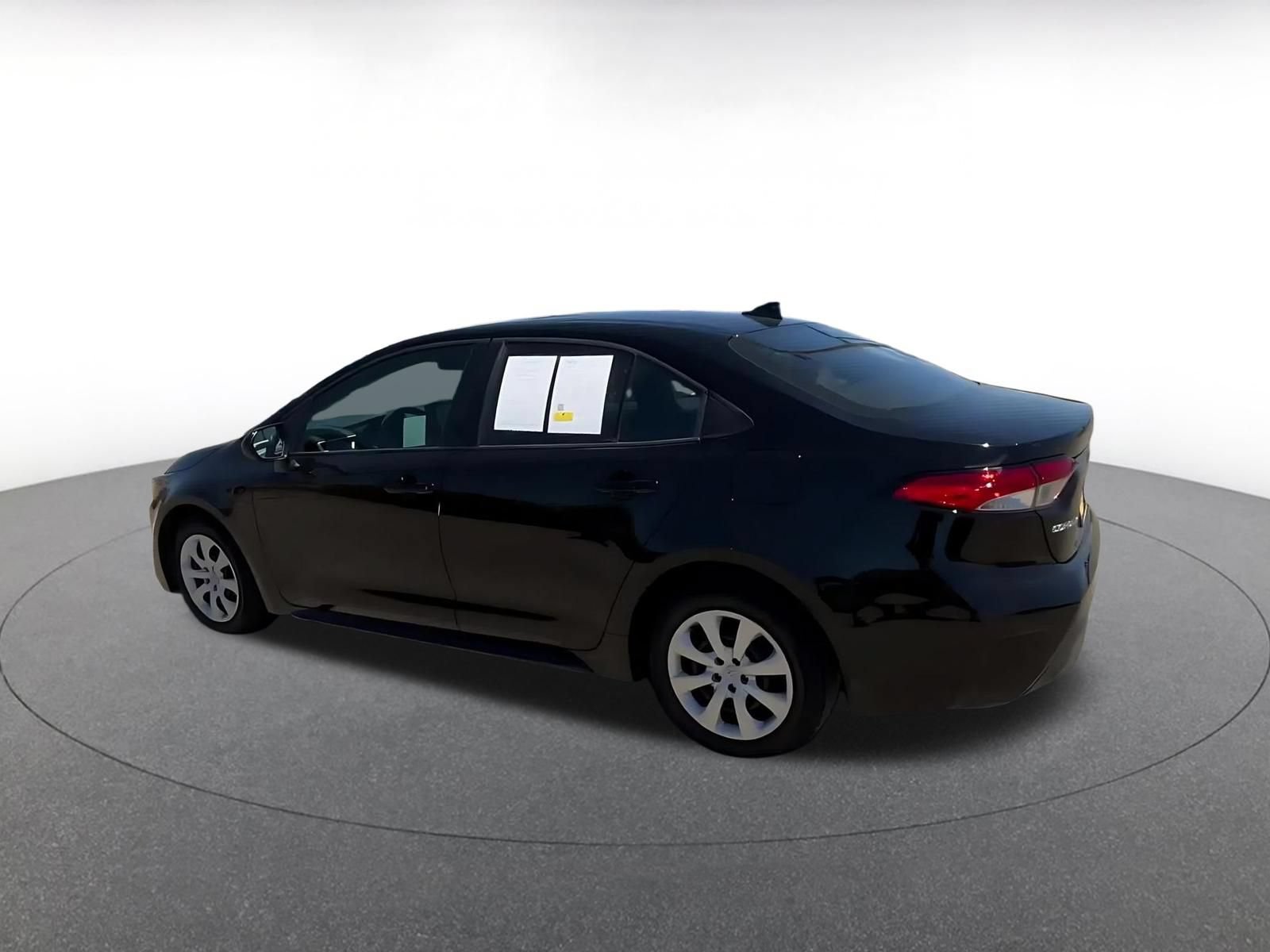 Used 2025 Toyota Corolla LE FWD image 8