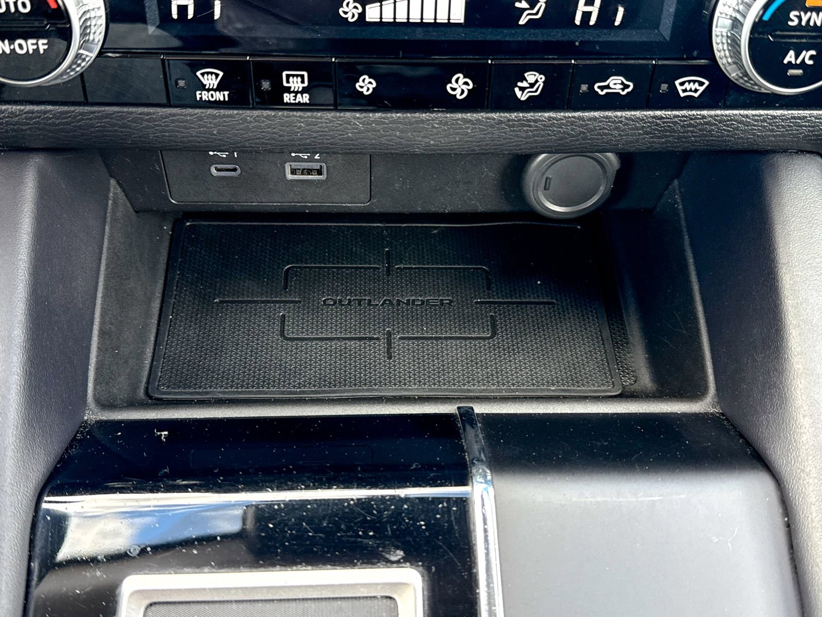 Used 2024 Mitsubishi Outlander ES image 31