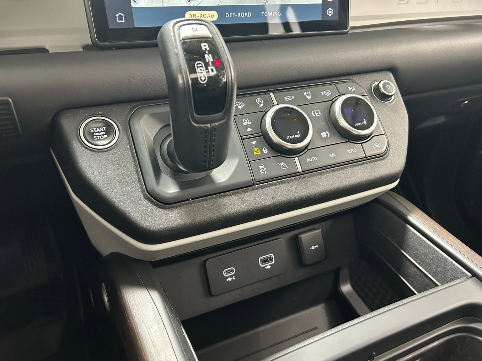 Used 2020 Land Rover Defender 110 HSE image 21