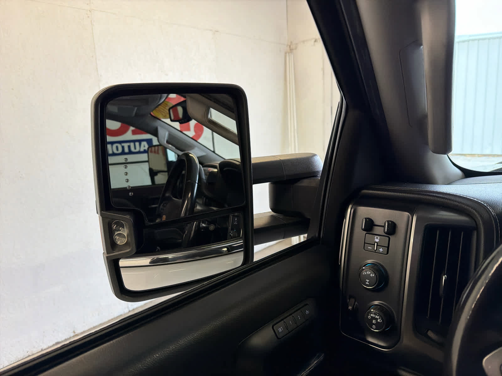 Used 2019 Chevrolet Silverado 2500 LTZ AWD/4WD image 43