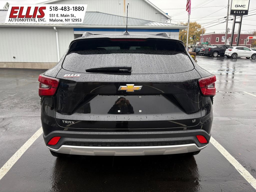Used 2024 Chevrolet Trax LT image 4