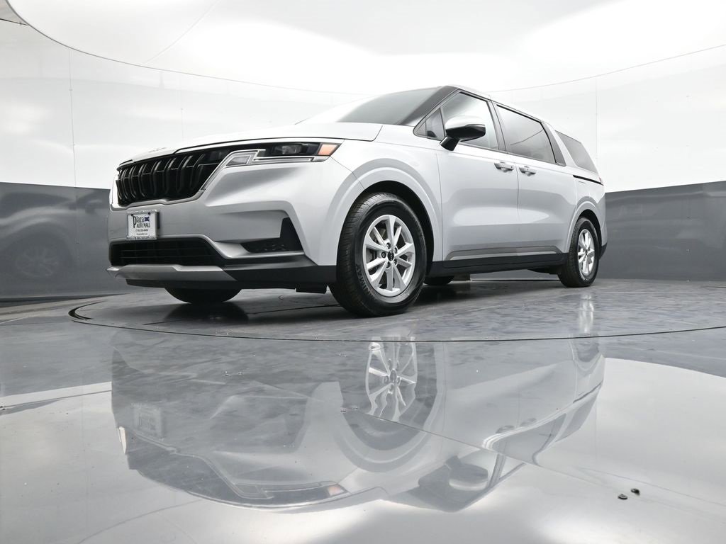 Certified 2023 Kia Carnival LX image 27