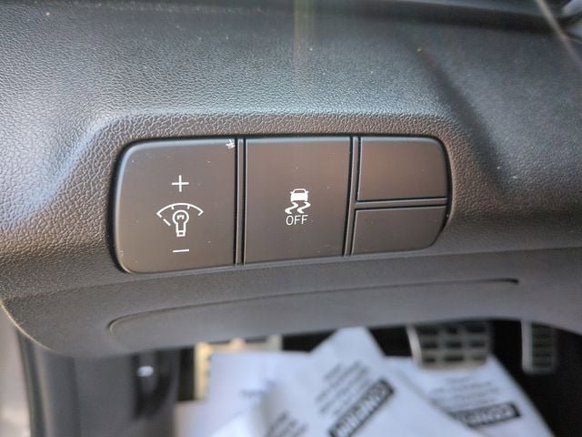 Used 2025 Hyundai Elantra Sport FWD image 15