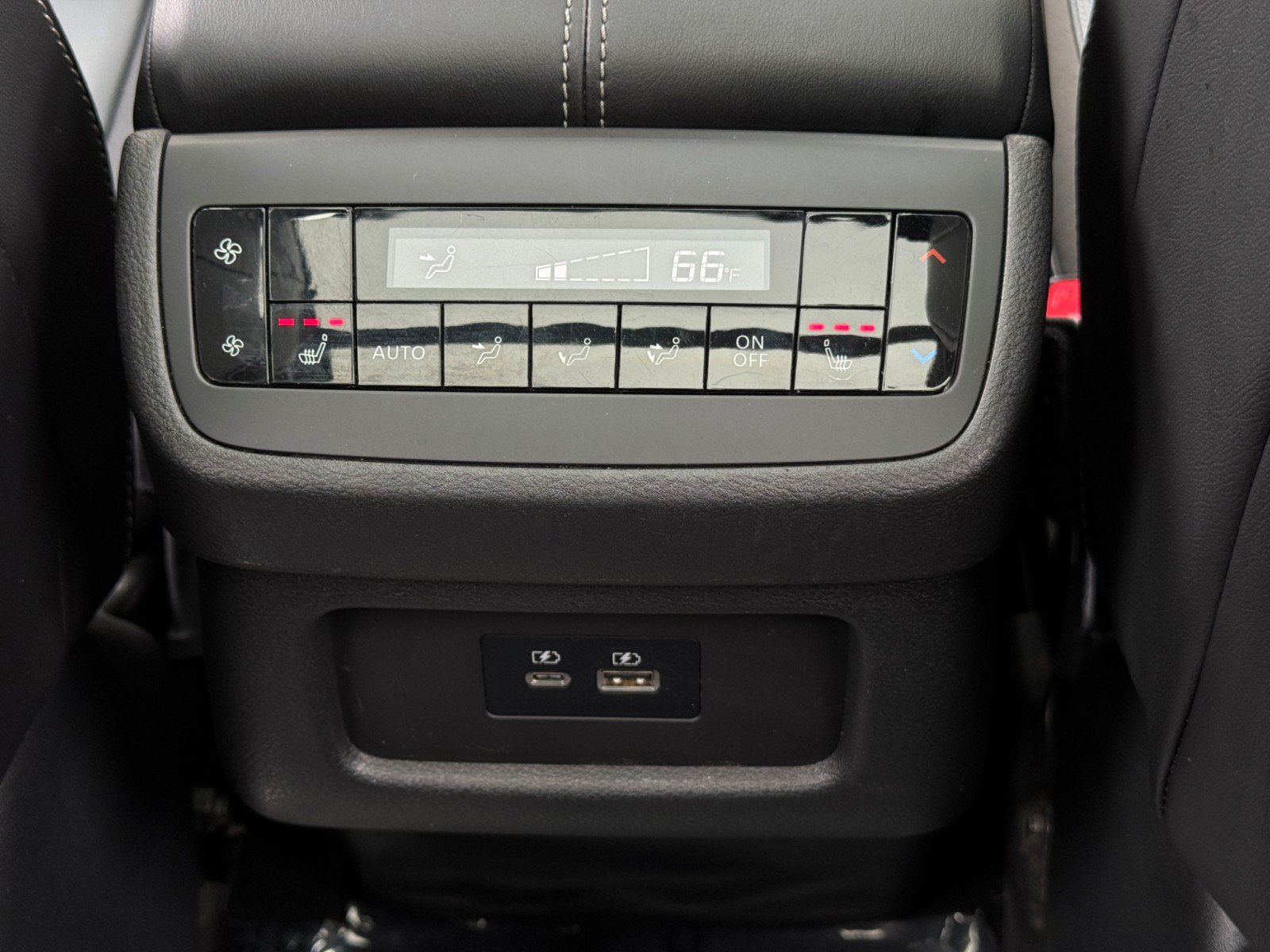 Used 2022 Nissan Pathfinder SL w/ SL Premium Package FWD image 32