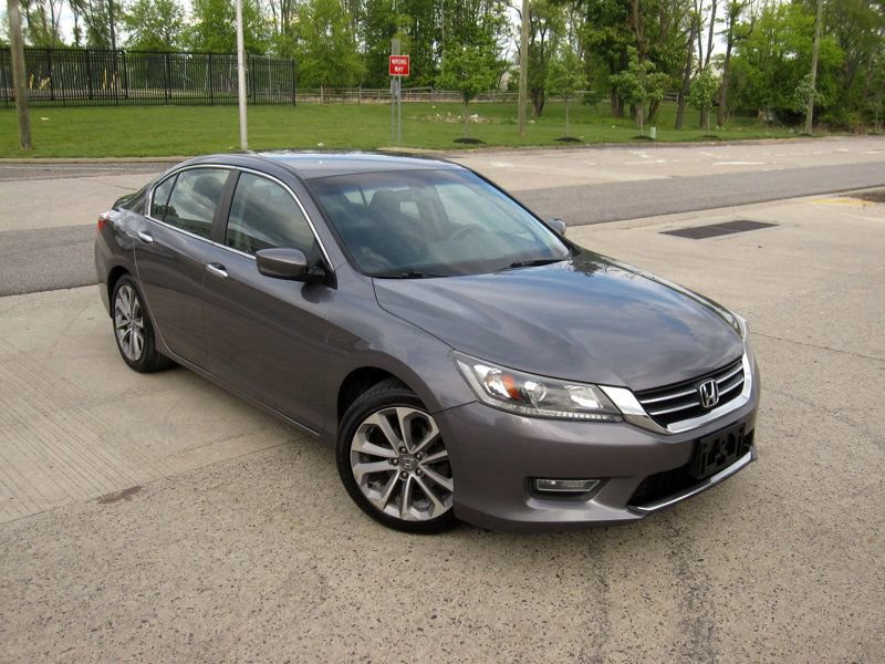 Used 2013 Honda Accord Sport image 2