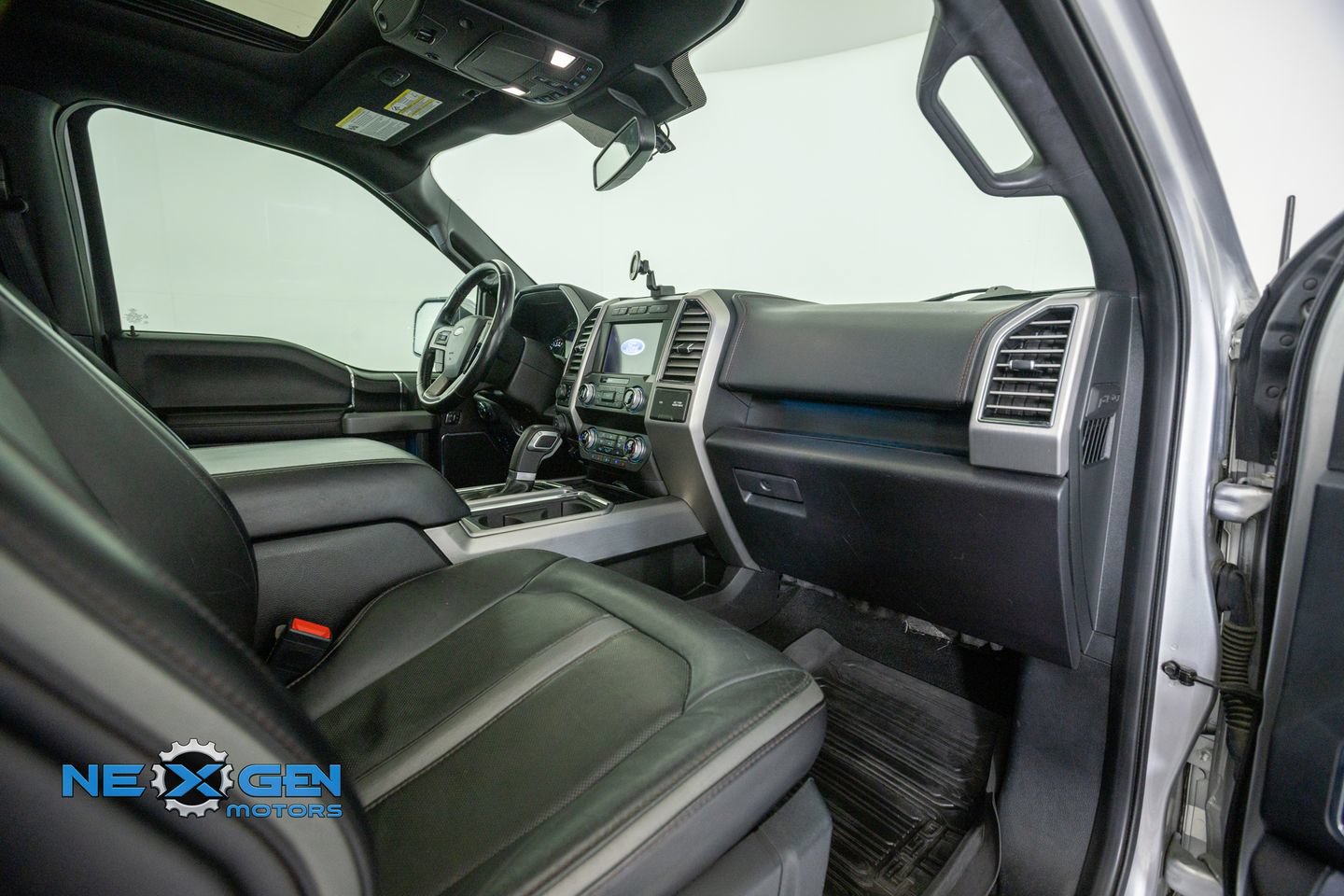Used 2019 Ford F150 Platinum w/ Equipment Group 701A Luxury AWD/4WD image 45