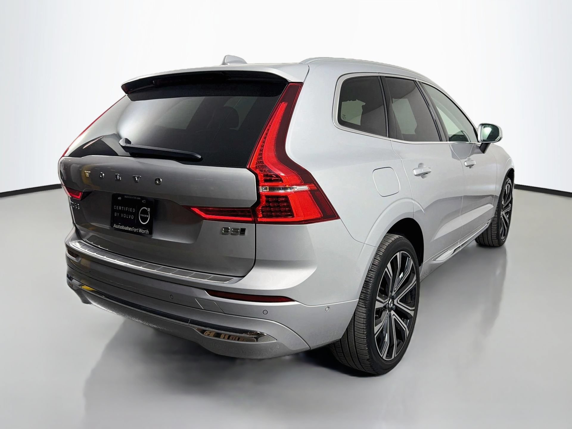 Used 2023 Volvo XC60 B5 Ultimate AWD/4WD image 6
