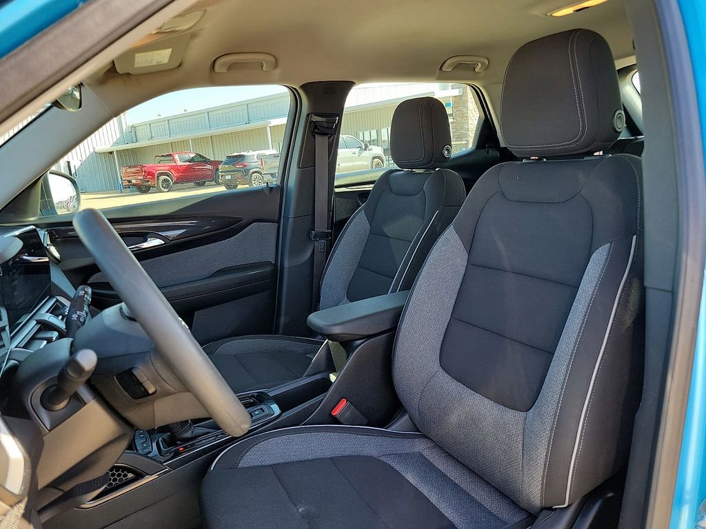 Used 2025 Chevrolet TrailBlazer LS w/ LS Confidence Package image 11