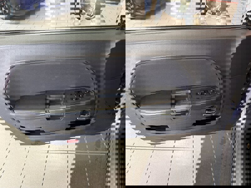 Used 2014 Dodge Challenger R/T image 17